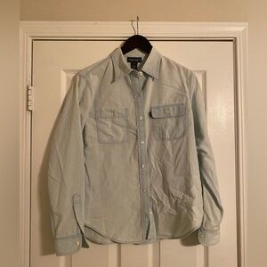 Lauren Ralph Lauren Light Blue Distressed Button-Up Shirt. Women’s. Medium.